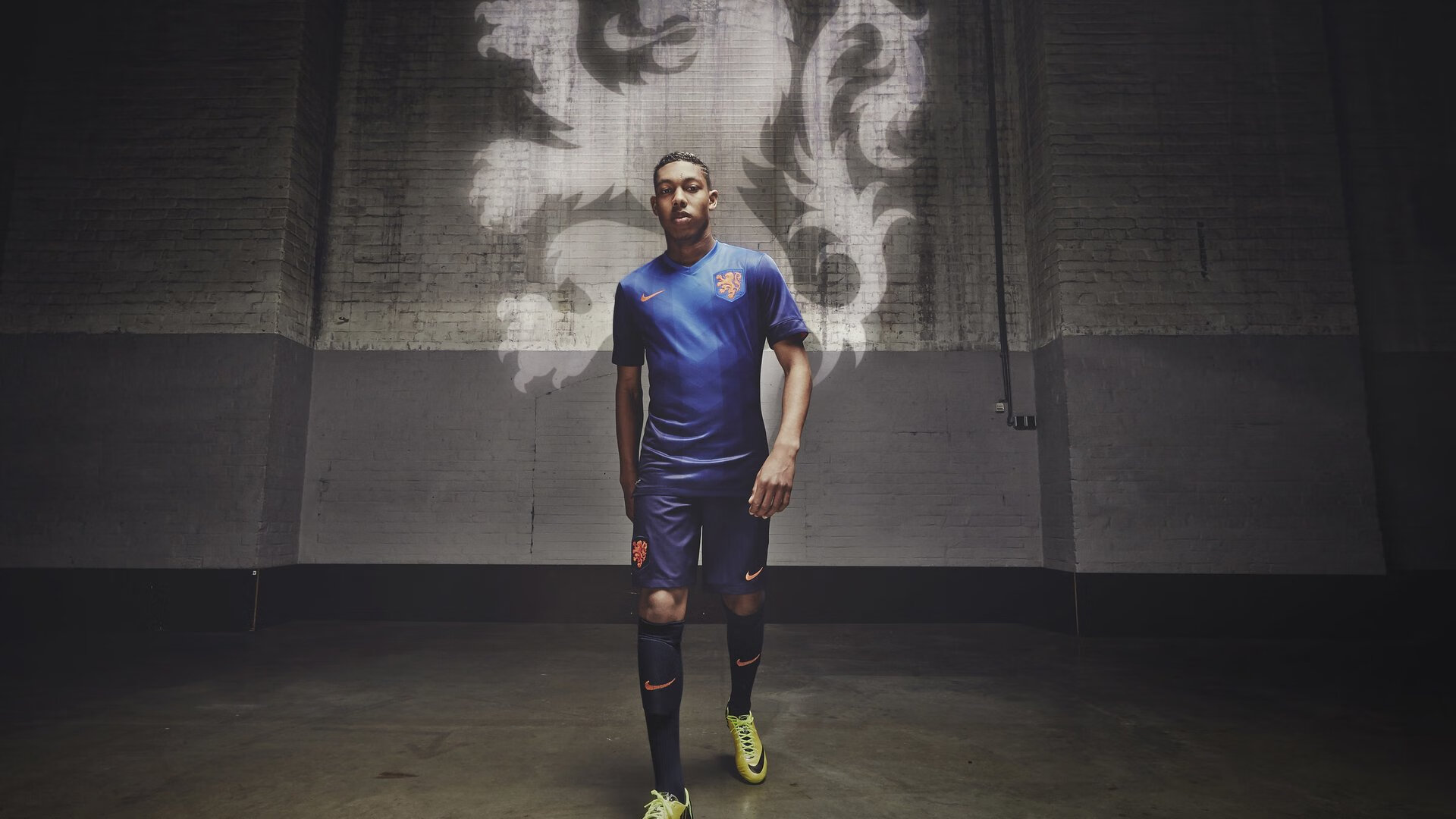 里昂整体推进速度加快打出流畅配合，里昂实力